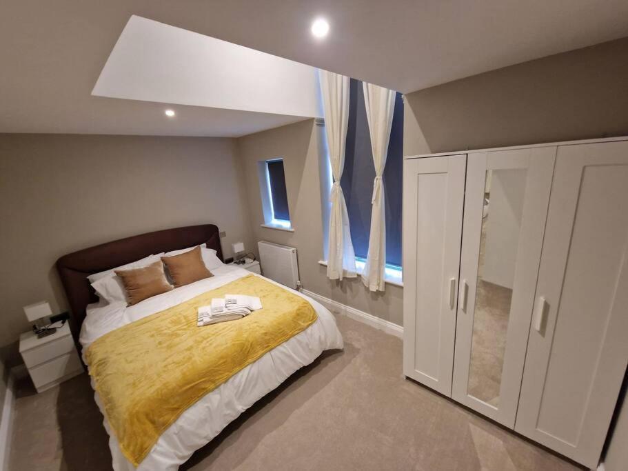 Villa Stunning Newbuilt 3 Bed House Sleeps 9 à Edmonton Extérieur photo