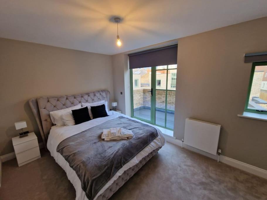 Villa Stunning Newbuilt 3 Bed House Sleeps 9 à Edmonton Extérieur photo